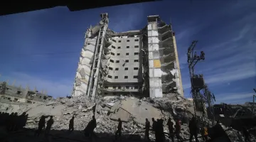 Βομβαρδισμένο κτίριο στη Γάζα