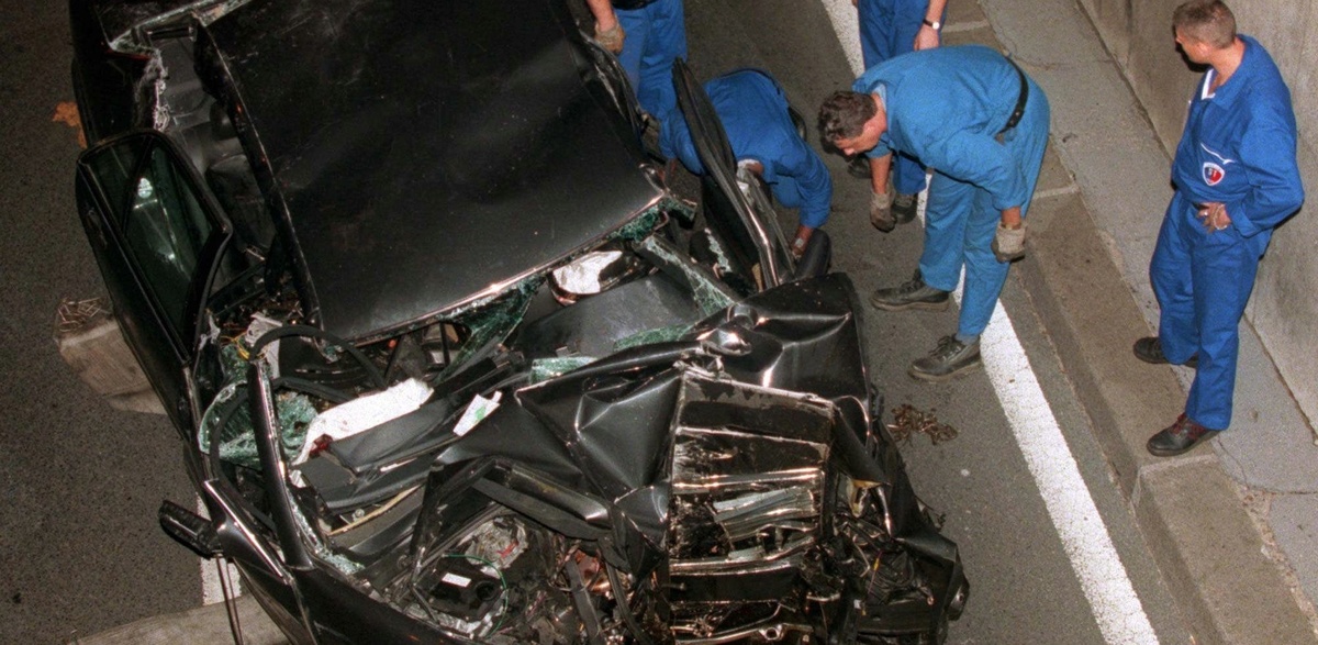 Πριγκίπισσα Νταϊάνα: 24 χρόνια μετά το θάνατό της στο μοιραίο δυστύχημα, οι θεωρίες συνωμοσίας εξακολουθούν να «τρέχουν»