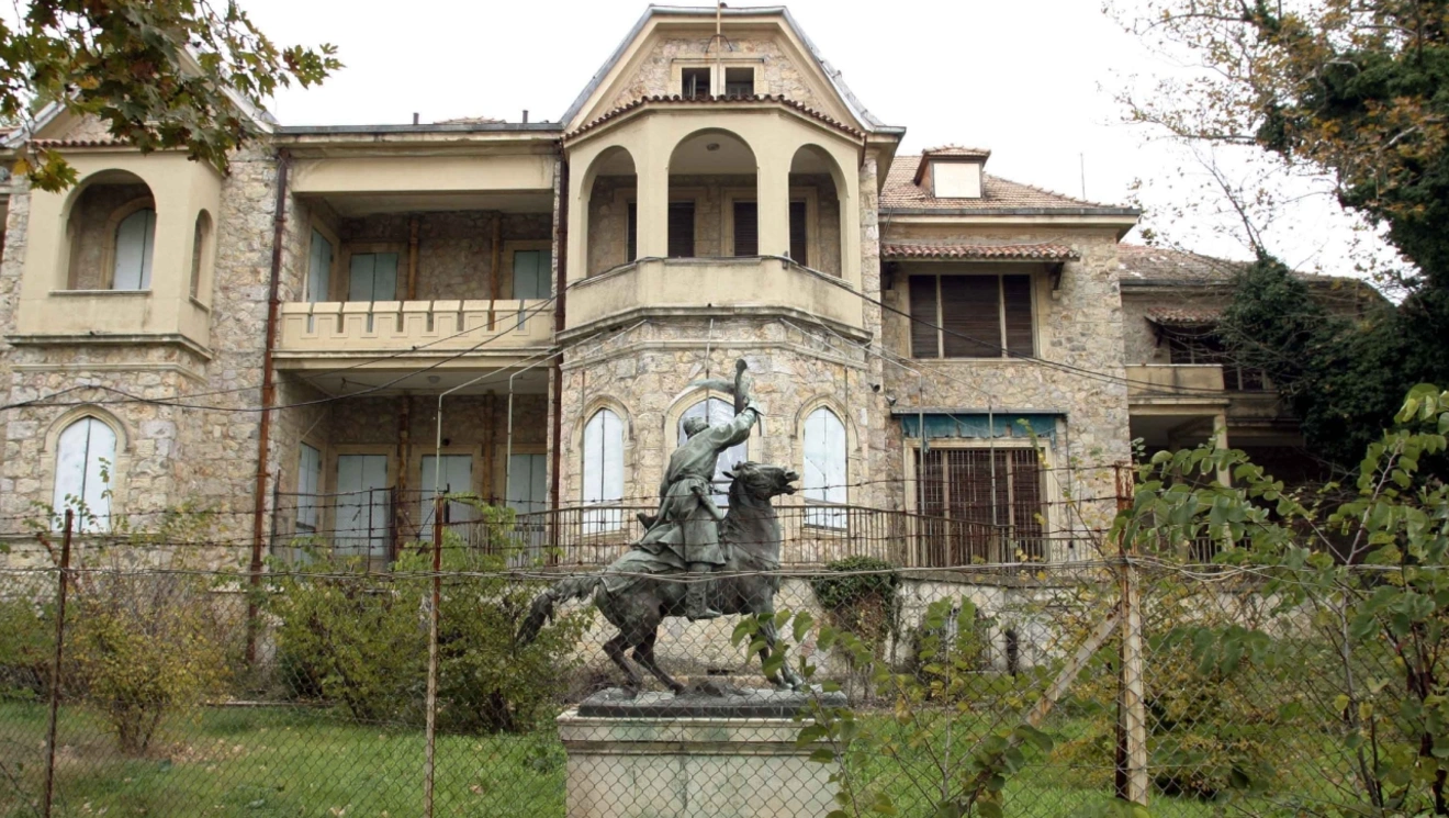 tatoi-proin-basilika-ktimata (1)