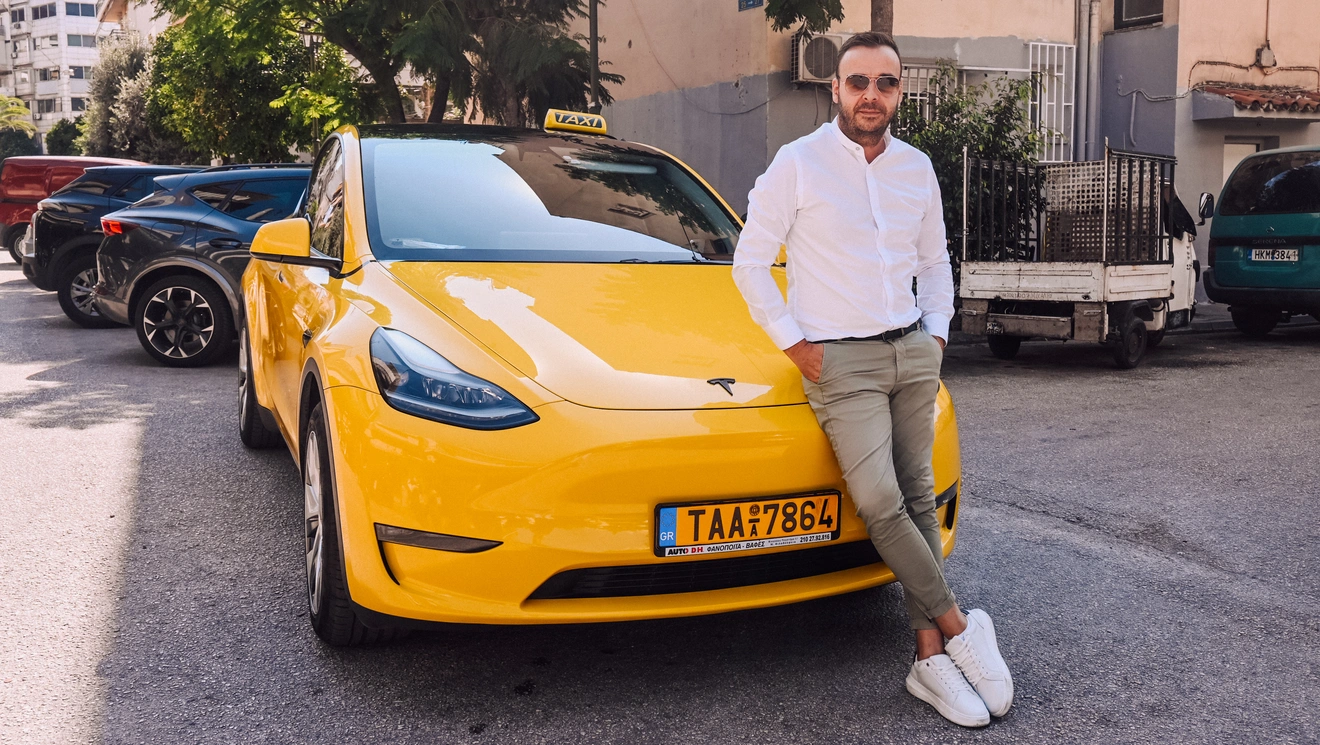 Το πρώτο Tesla ταξί στην Αθήνα.