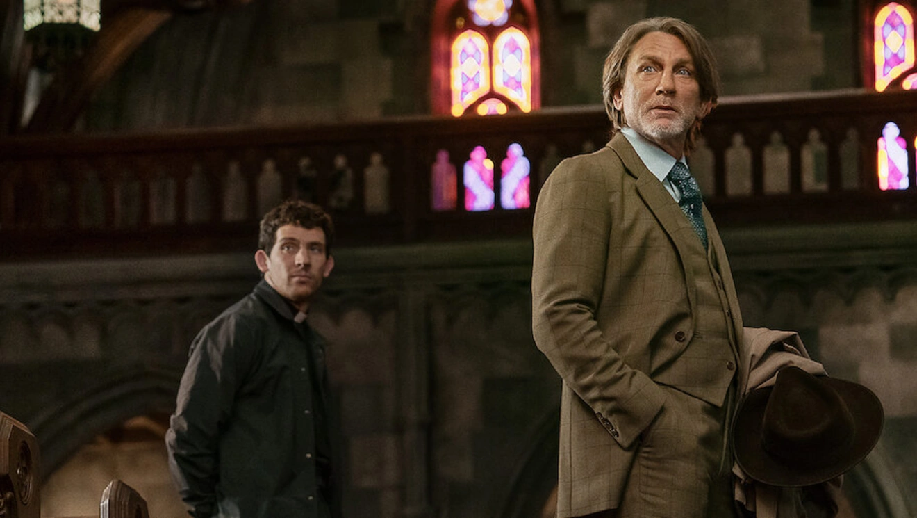 Wake Up Dead Man: A Knives Out Mystery