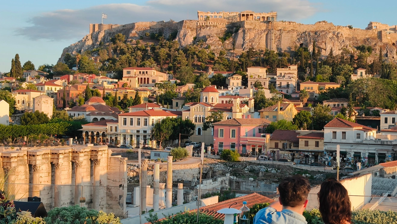 αθηνα με θεα