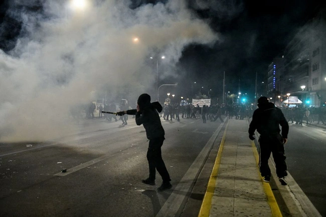epeisodia sto syntagma