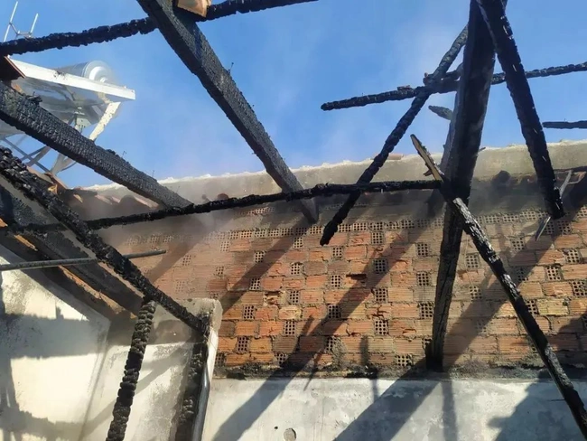 fotias-spiti-vouleuti3