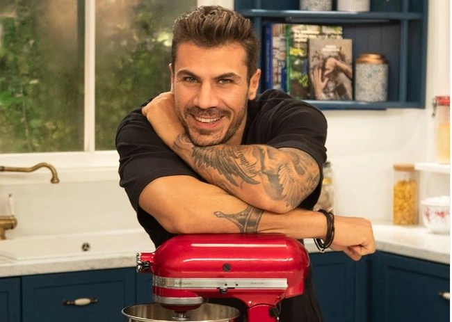 Εκπομπη του Ακη Πετρετζικη εντασσεται στον καταλογο του Netflix