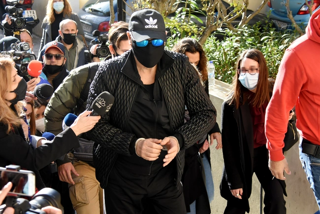 Ο Σφακιανάκης στην εισαγγελία.