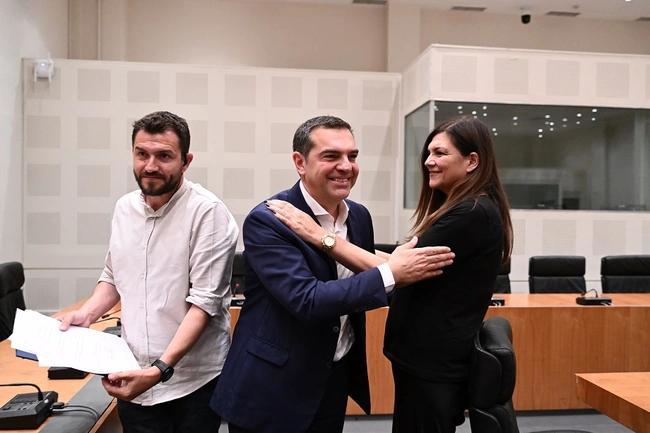 tsipras - paraitisi sto zappeio