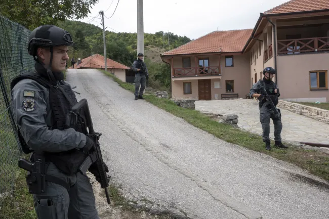 Aστυνομικοί του Κοσόβου στα σύνορα με τη Σερβία. 