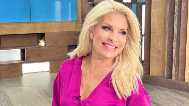 Η Ελένη Μενεγάκη στο πλατό της εκπομπής της