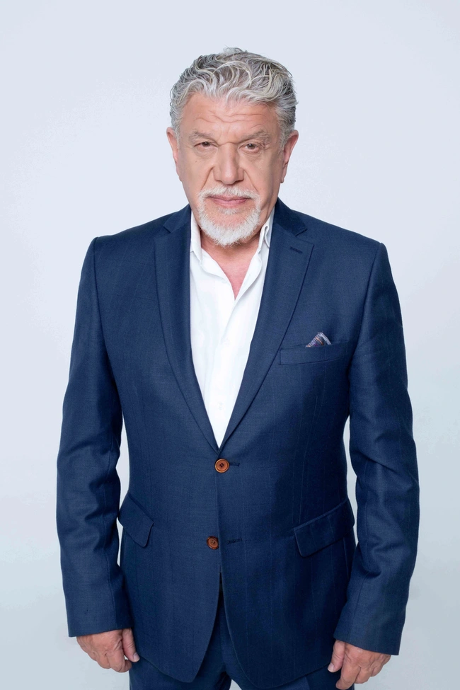 Ο Γιάννης Βούρος στη σειρά «Ο Πρώτος από Εμάς»