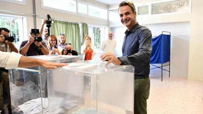 Ο Κυριάκος Μητσοτάκης ψήφισε στις αυτοδιοικητικές εκλογές 2023