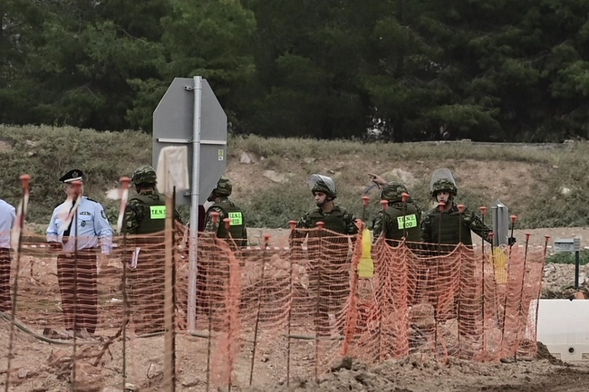 Επιχείρηση για την εξουδετέρωση βόμβας στην Ποσειδώνος