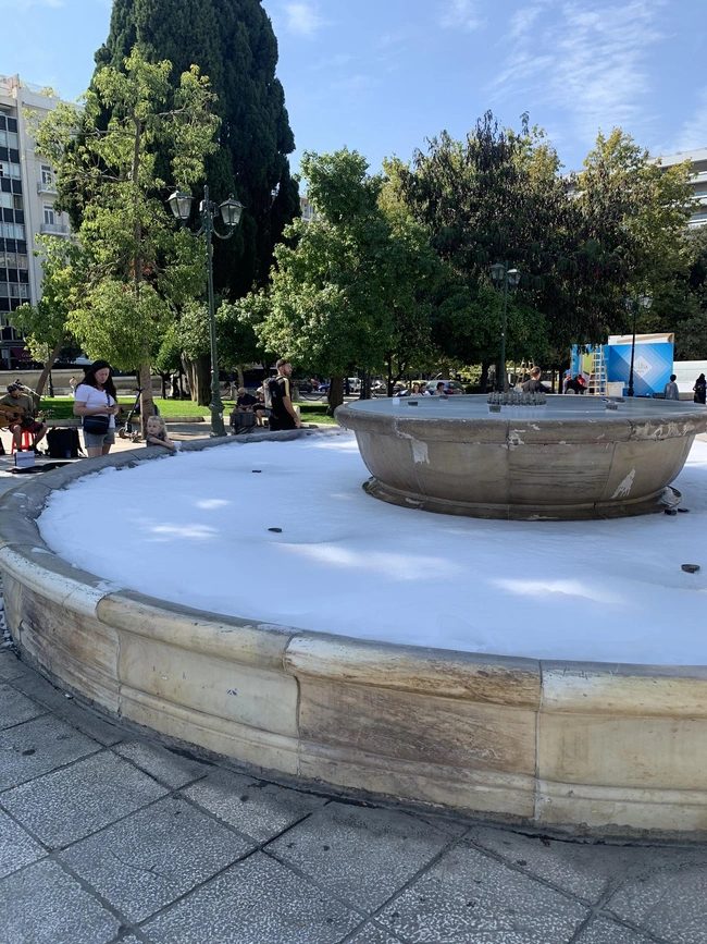 Το σιντριβάνι στο Σύνταγμα