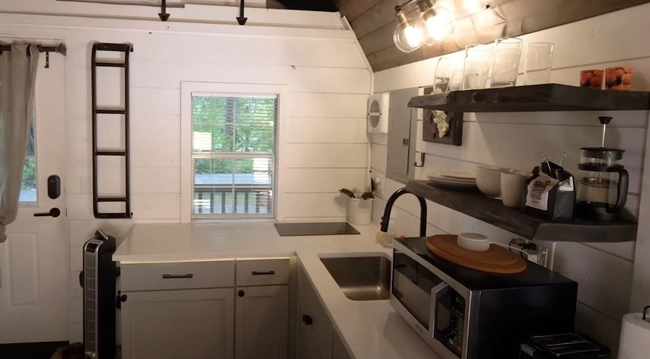 @TinyHouseGiantJourney