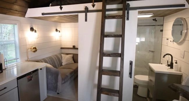 @TinyHouseGiantJourney