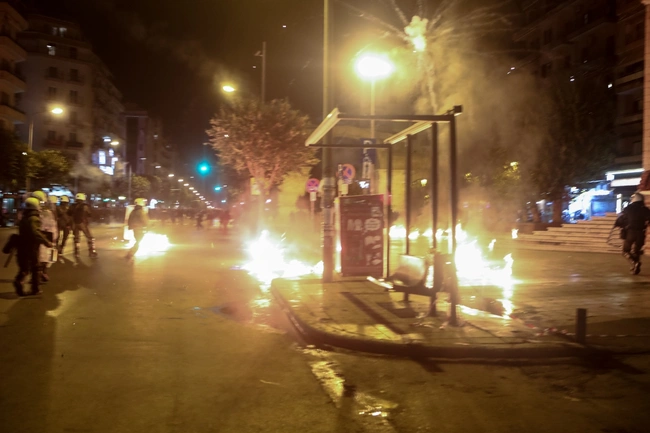 Φωτιά από ένταση στη Θεσσαλονίκη για το Πολυτεχνείο