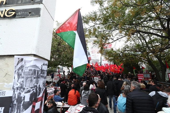 Σημαία της Παλαιστίνης στο Πολυτεχνείο στη Θεσσαλονίκη