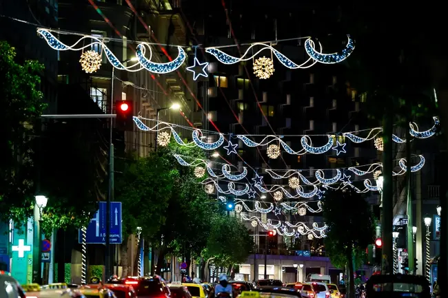 Η χριστουγεννιάτικα στολισμένη Σταδίου