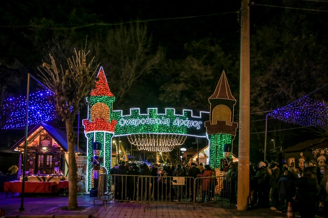 Ο κόσμος συρρέει στην Ονειρούπολη του 2021