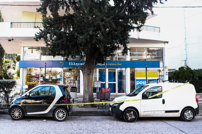 Επιχείρηση στα ΕΛΤΑ Χαλανδρίου μετά από εντοπισμό φακέλου με ύποπτη σκόνη