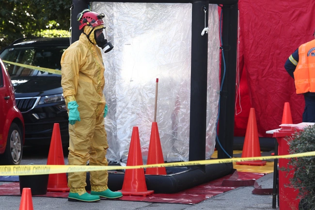 Επιχείρηση στα ΕΛΤΑ Χαλανδρίου μετά από εντοπισμό φακέλου με ύποπτη σκόνη