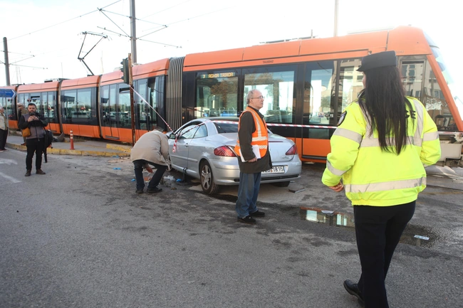 palaio-faliro-troxaio-tram
