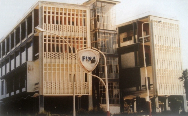 Το παλιό δημαρχείο που εγκαταλείφθηκε το 1974