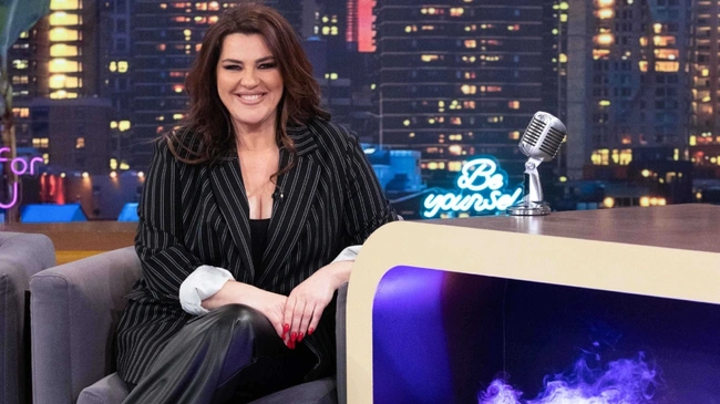 Η Κατερίνα Ζαρίφη στην εκπομπή «The 2Night Show»