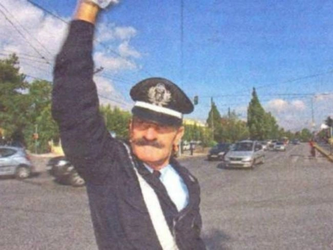 trohonomos nikos kotsakis