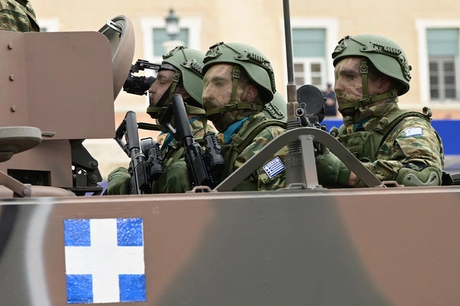 stratiotiki-parelasi-13