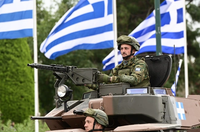 stratiotiki-parelasi-14