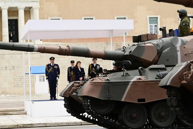 stratiotiki-parelasi-15