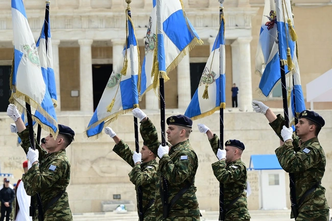 stratiotiki-parelasi-16