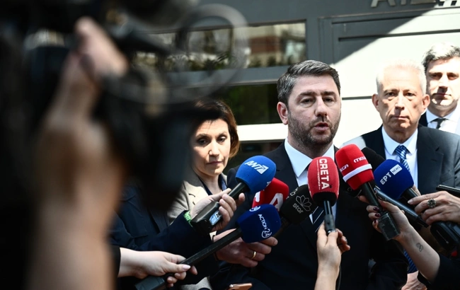 Συνάντηση Ανδρουλάκη με τον επικεφαλής της ΑΔΑΕ