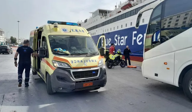 Γυναίκα έπεσε στο λιμάνι του Πειραιά