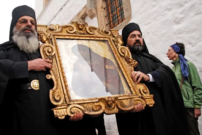 Η περιφορά των εικονισμάτων στα σπίτια