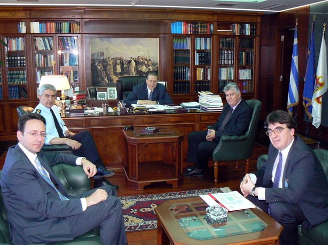 Σε συνάντηση με τον υπουργό Δημόσιας Τάξης, Βύρωνα Πολύδωρα 