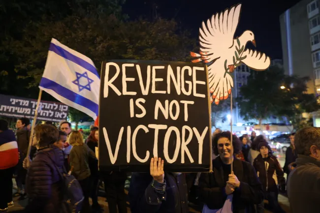 Συγκέντρωση διαμαρτυρίας στο Τελ Αβίβ κατά του πολέμου στη Γάζα