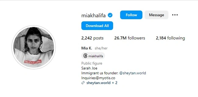 Το updated bio της Μία Καλίφα, ή μάλλον, Σάρα Τζο