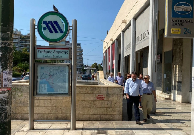 Βασίλης Οικονόμου