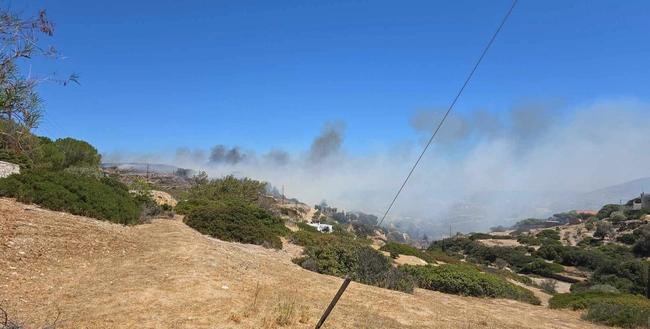 Φωτιά στη Σύρο