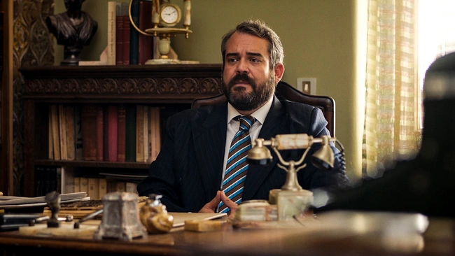 Ο Πυγμαλιων Δαδακαριδης σε σκηνη απο τη σειρα Ψυχοκορες 