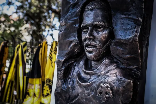 Μνημείο Μιχάλη Κατσούρη