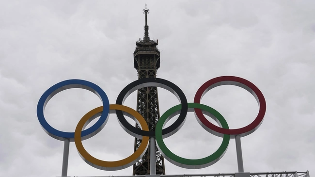 olympiakoi agones parisi