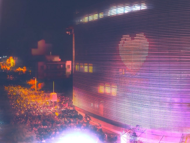 ONASSIS STEGI BLOCK PARTY