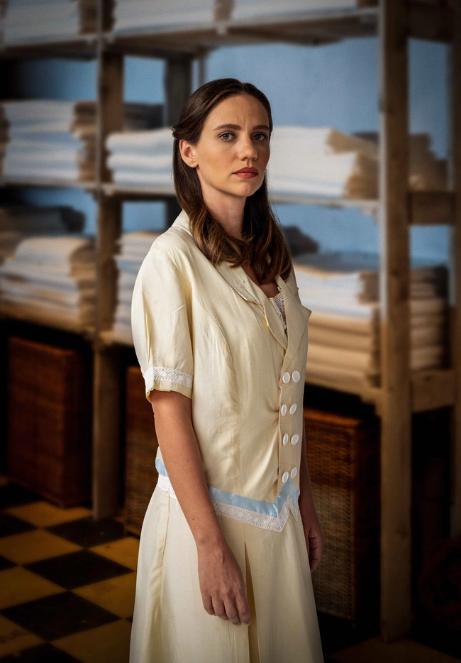 Η Φωτεινή Παπαθεοδώρου ως Πελαγία Μαυρίδου στη σειρά Grand Hotel στον ΑΝΤ1