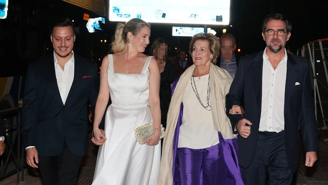 γαμοσ θεοδωρα μαθιου κουμαρ