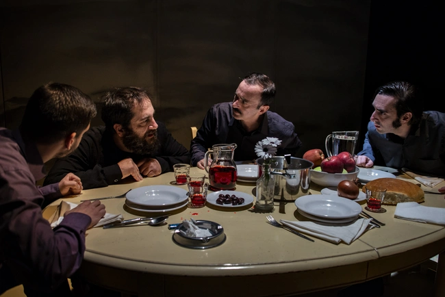 «…𝝹𝝰𝝺ά, 𝝴𝞂ύ 𝞂𝝹𝝾𝞃ώ𝝷𝝶𝝹𝝴ς 𝝼𝞈𝞀ίς» του Χρόνη Μίσσιου | Σκην. Σοφία Καραγιάννη