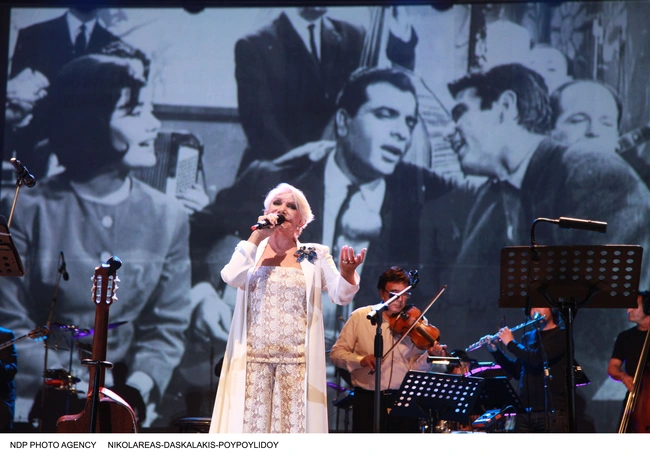 Η Μαρινέλλα σε συναυλία για τον Στέλιο Καζαντζίδη στο Καλλιμάρμαρο