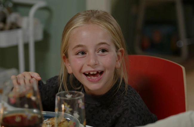 Η Αμαρυλλίς Καπίρη ως Χαρά Πολίτη στη σειρά «Έχω Παιδιά» στο Mega